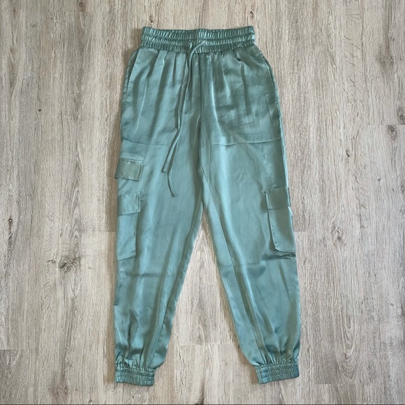 Guess Pants - GUESS CARGO JOGGER